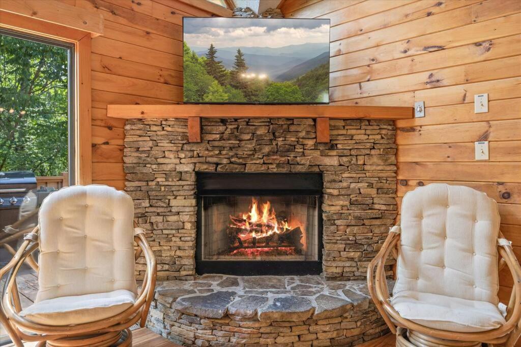 1 Min To The Parkway Spacious Cabin W 3 Suites And Extra Bedroom! Пиджен-Фордж Экстерьер фото