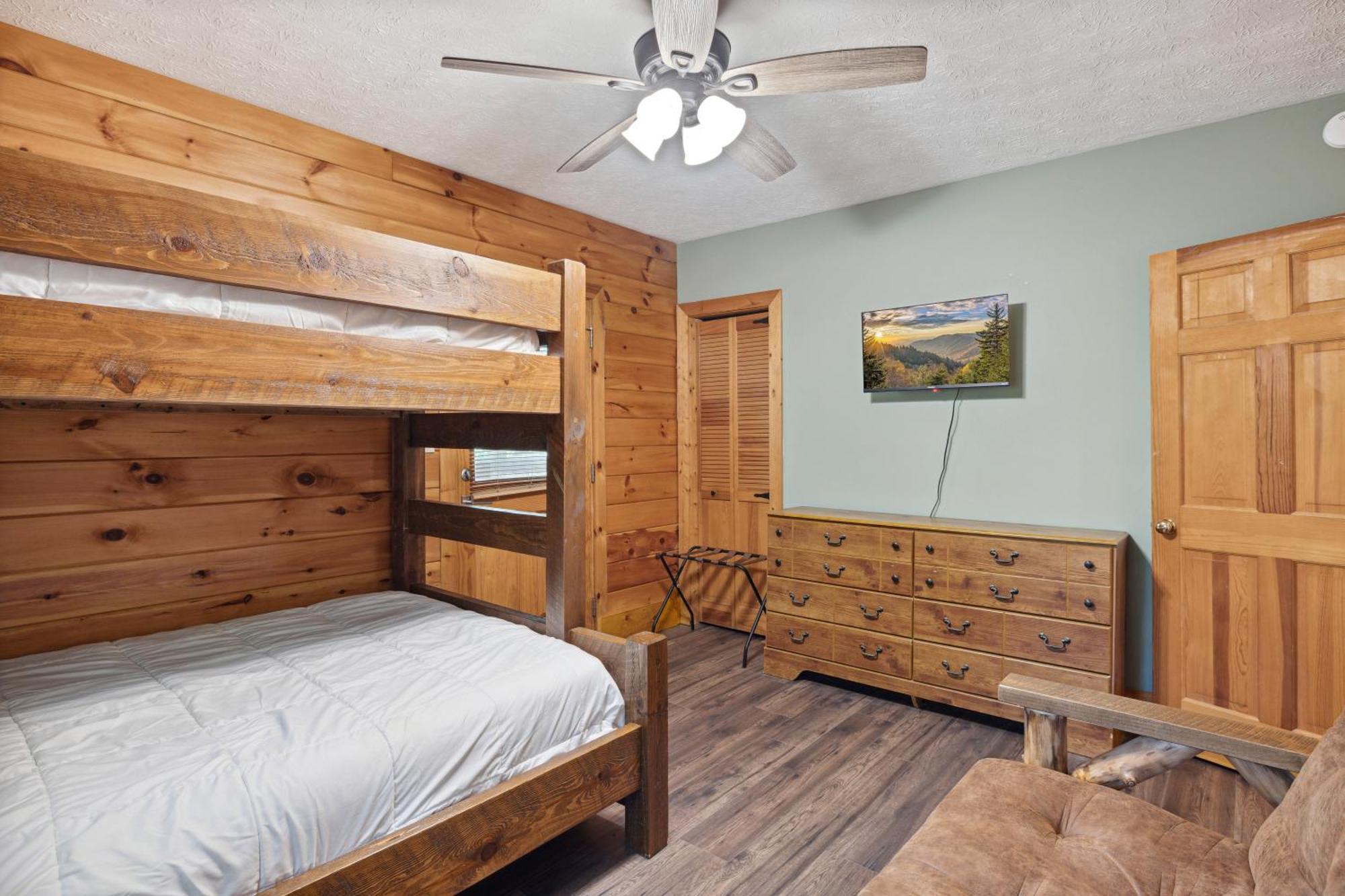 1 Min To The Parkway Spacious Cabin W 3 Suites And Extra Bedroom! Пиджен-Фордж Экстерьер фото