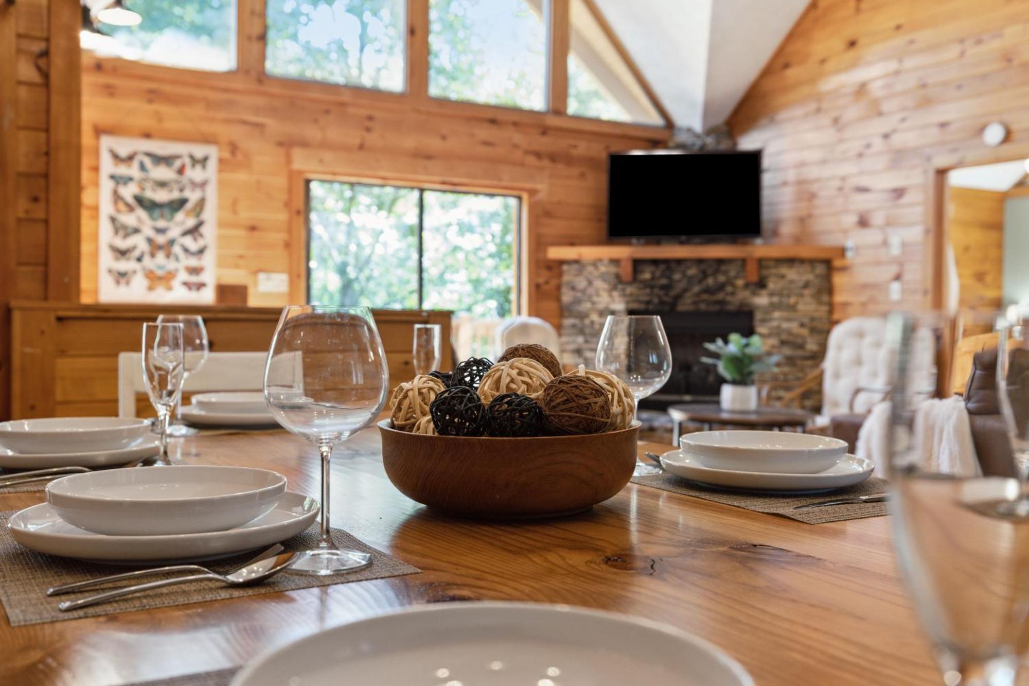 1 Min To The Parkway Spacious Cabin W 3 Suites And Extra Bedroom! Пиджен-Фордж Экстерьер фото