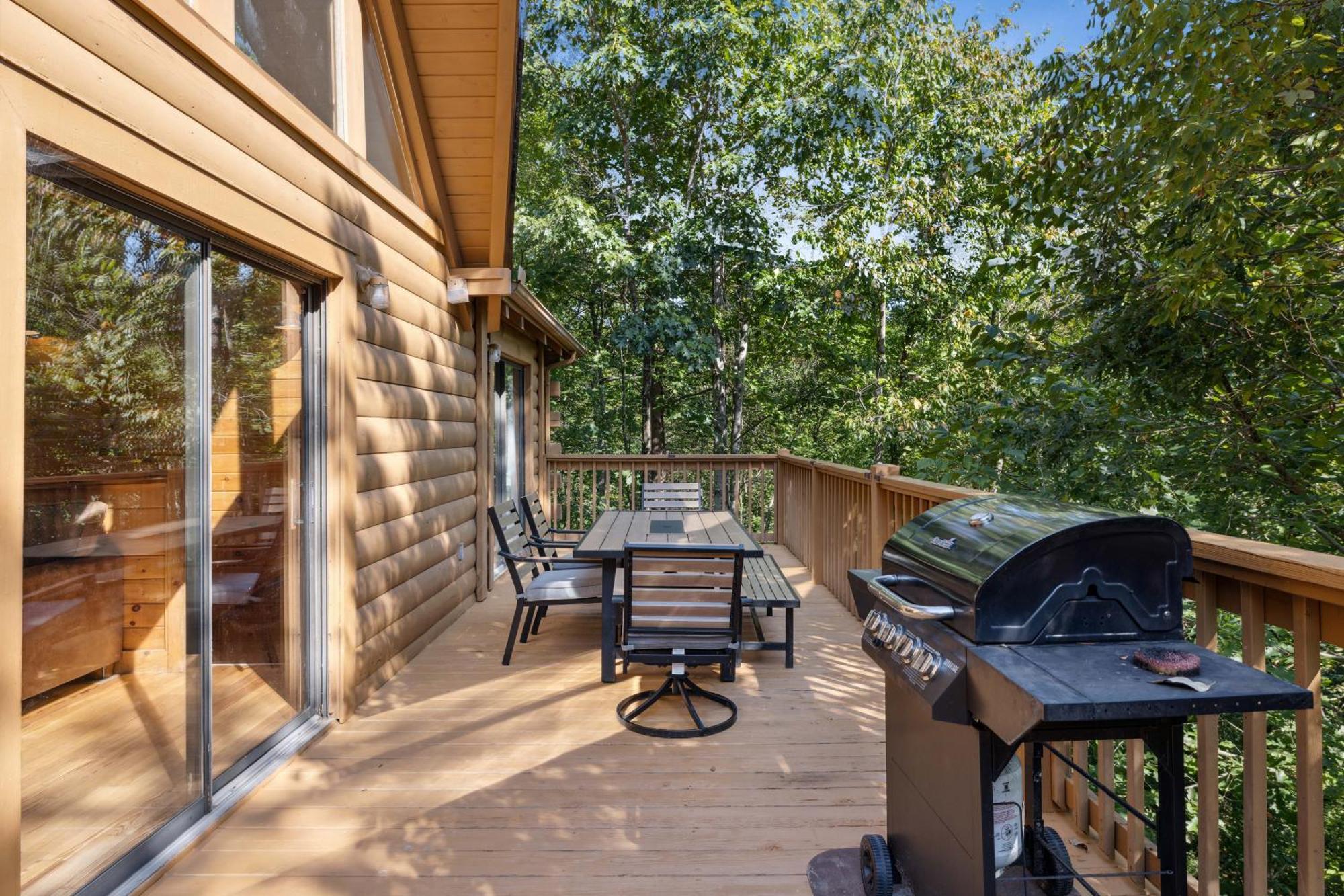 1 Min To The Parkway Spacious Cabin W 3 Suites And Extra Bedroom! Пиджен-Фордж Экстерьер фото